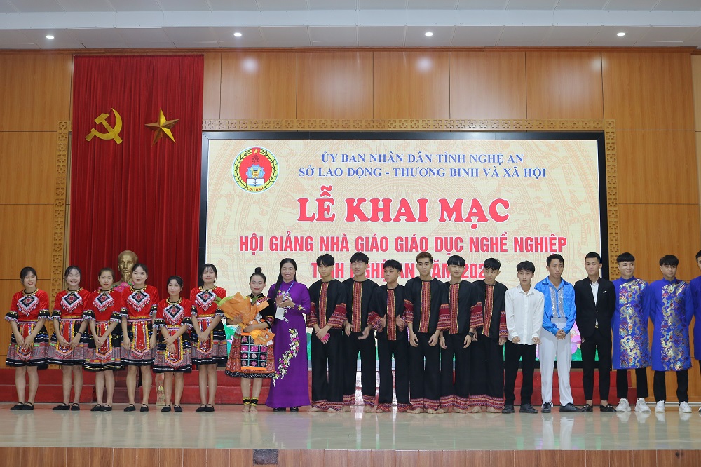 Lễ khai mạc Hội giảng Nhà giáo giáo dục nghề nghiệp tỉnh Nghệ An năm 2020