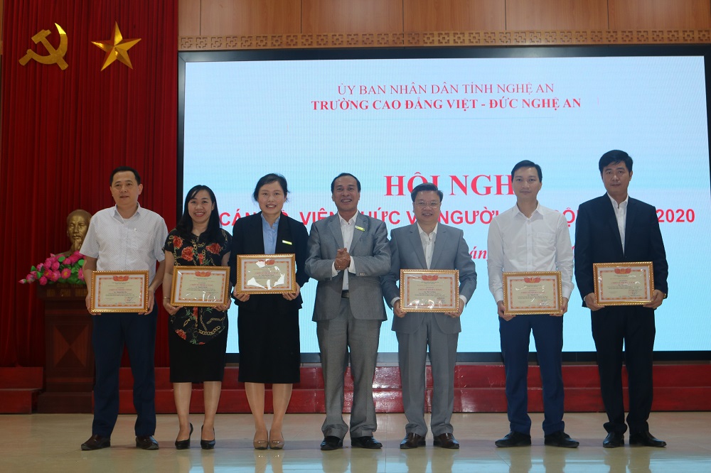 Trường Cao đẳng Việt - Đức Nghệ An tổ chức Hội nghị cán bộ viên chức và người lao động năm 2020
