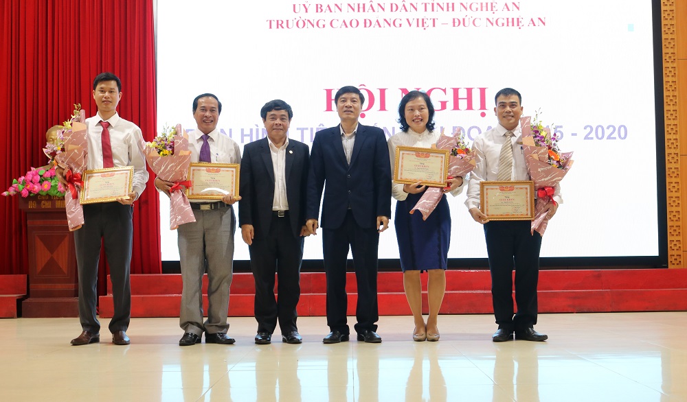 Trường Cao đẳng Việt - Đức Nghệ An tổ chức Hội nghị điển hình tiên tiến giai đoạn 2015 - 2020