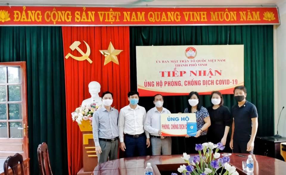Trường Cao đẳng Việt - Đức Nghệ An chung tay ủng hộ nhằm đẩy lùi dịch bệnh Covid-19