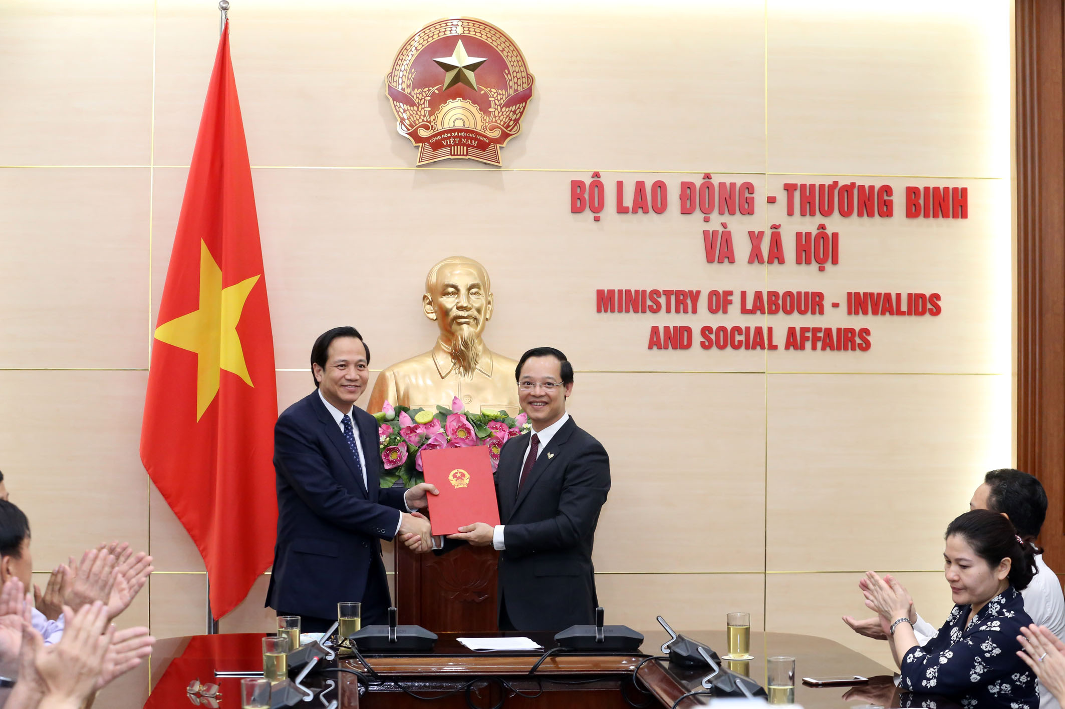 Bộ trưởng Đào Ngọc Dung trao Quyết định bổ nhiệm Tổng Cục trưởng Tổng cục Giáo dục nghề nghiệp