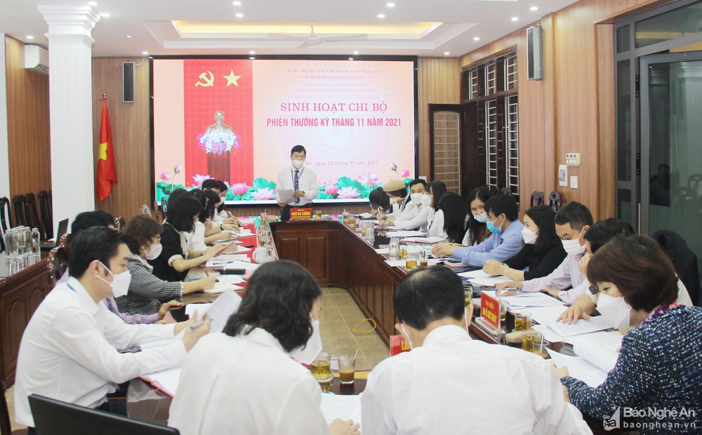 Đảng ủy Khối Các cơ quan tỉnh tổ chức sinh hoạt chi bộ mẫu theo Quy định 08 của Tỉnh ủy