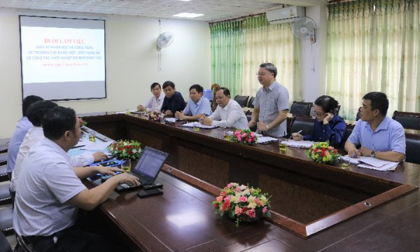 Trường Cao đẳng Việt - Đức Nghệ An làm việc với Sở Khoa học và Công nghệ tỉnh Nghệ An về công tác khởi nghiệp đổi mới sáng tạo