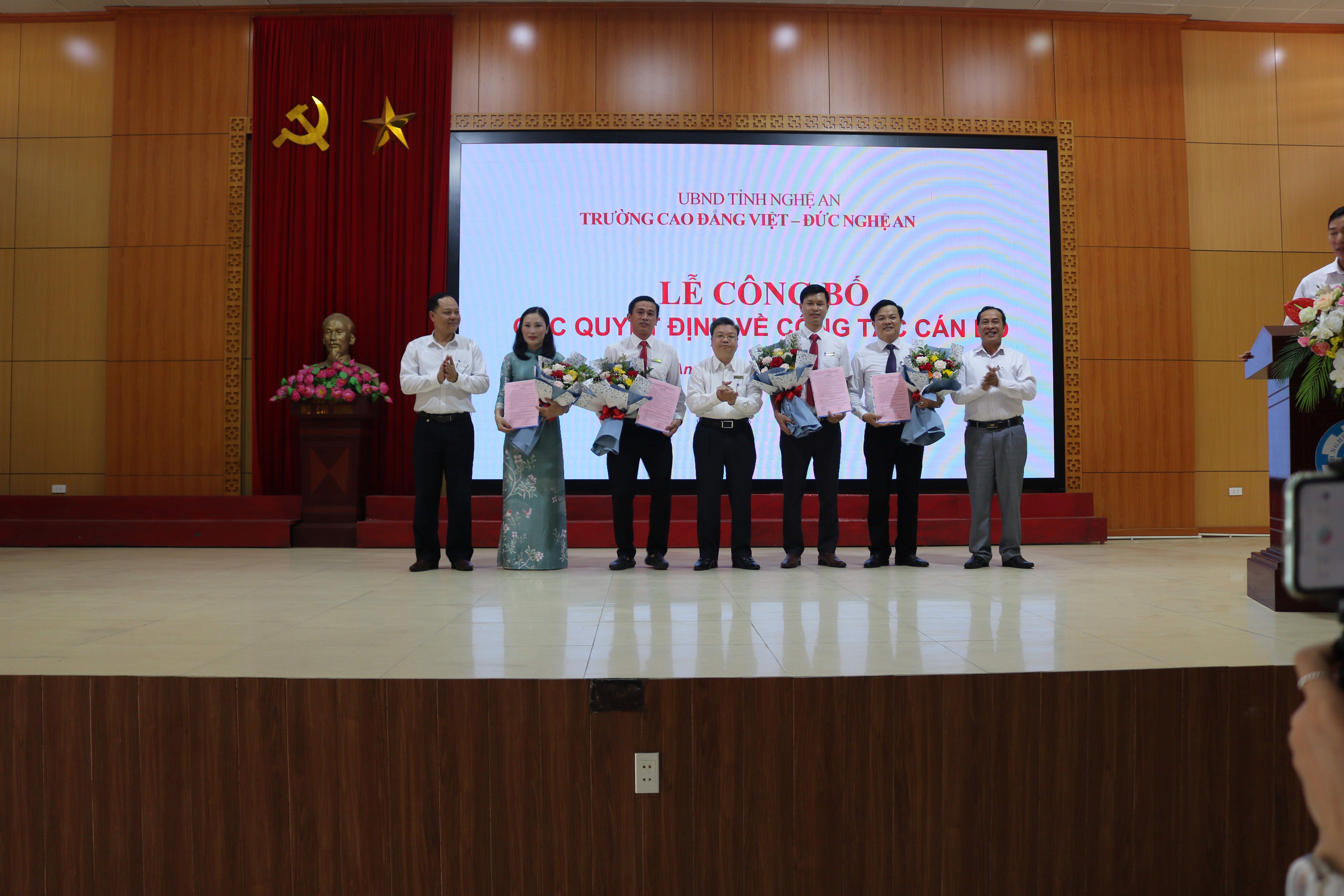  Trường Cao đẳng Việt – Đức Nghệ An tổ chức Lễ công bố các quyết định về công tác cán bộ
