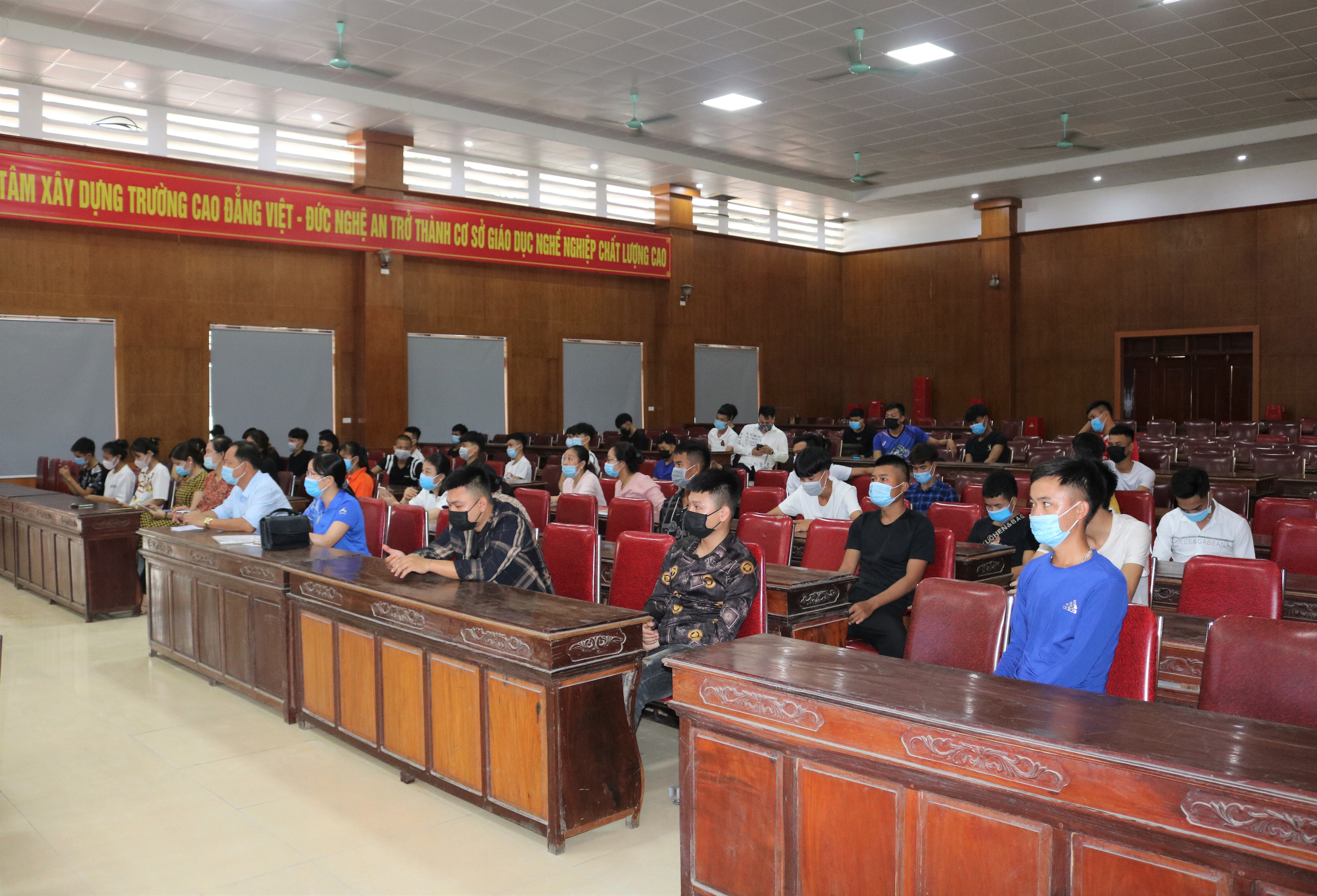 Trường Cao đẳng Việt – Đức Nghệ An chi trả chính sách nội trú đợt 1 cho sinh viên Cao đẳng Khóa 12 và học sinh Trung cấp Khóa 13