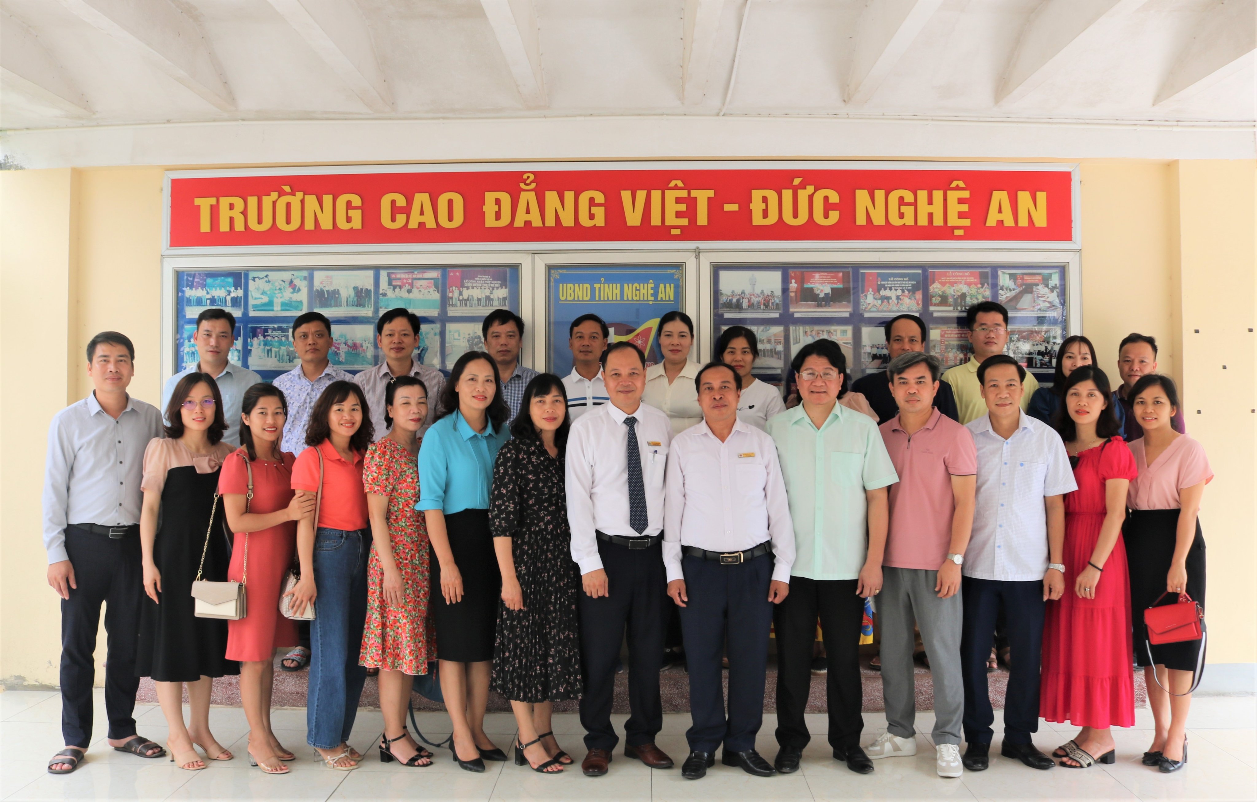 Đoàn công tác Trường Cao đẳng nghề Phú Thọ đến tham quan và làm việc tại Trường Cao đẳng Việt – Đức Nghệ An