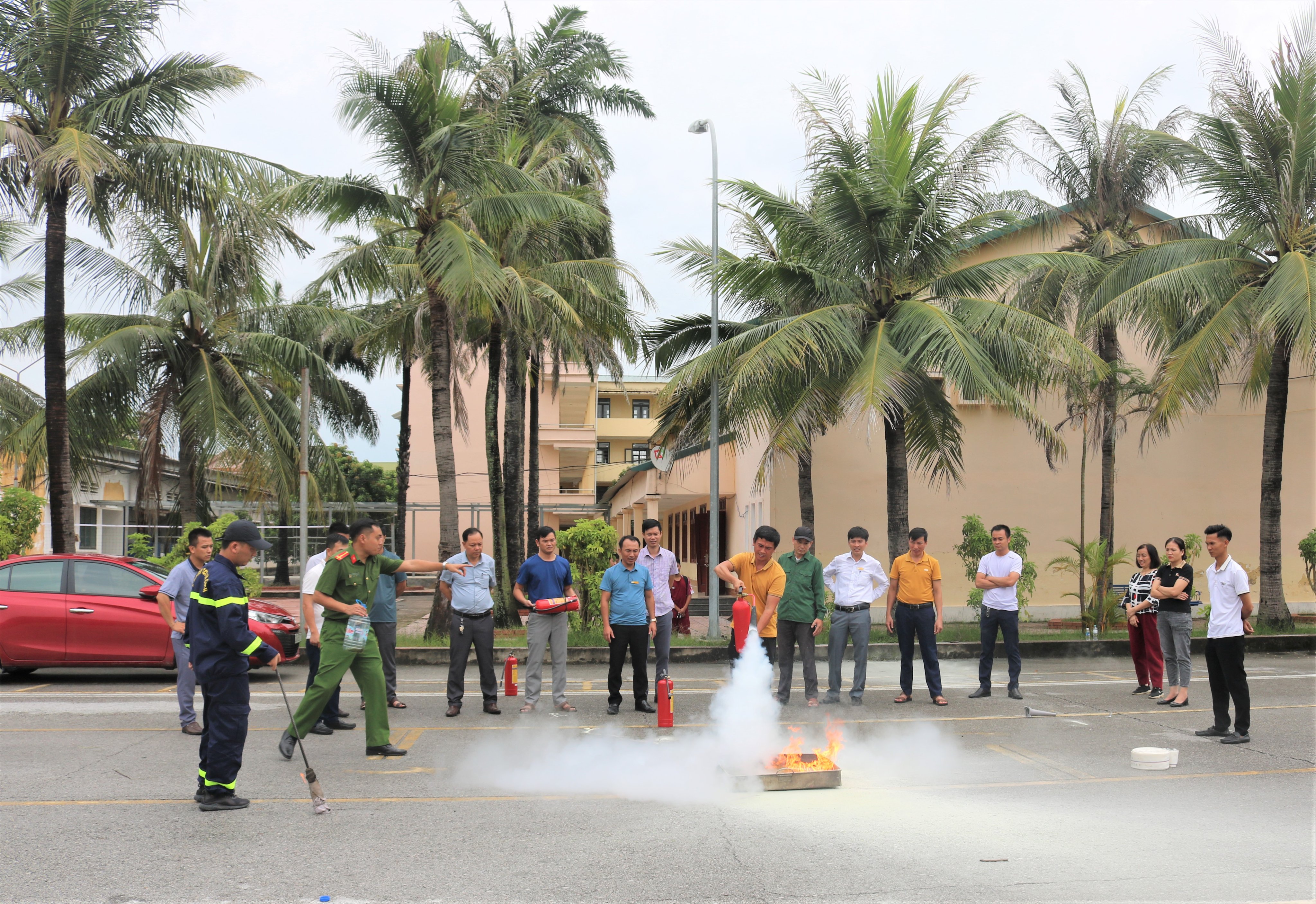 Tập huấn nghiệp vụ phòng cháy chữa cháy và cứu nạn cứu hộ tại Trường Cao đẳng Việt – Đức Nghệ An