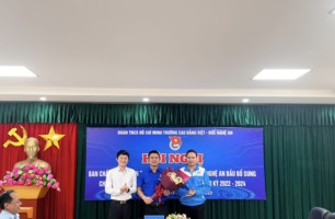 Đồng chí Lê Văn Đức được bầu làm Bí thư Đoàn trường Cao đẳng Việt - Đức Nghệ An