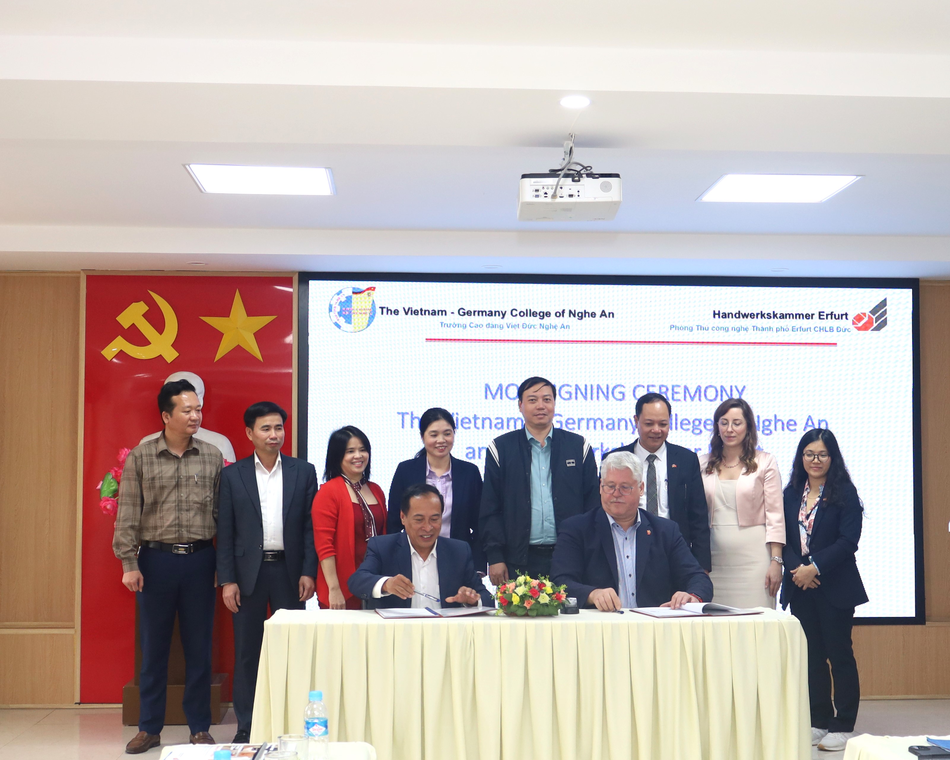 Trường Cao đẳng Việt – Đức Nghệ An ký kết hợp tác đào tạo song phương với Phòng Thủ công nghệ thành phố Erfurt, Cộng hòa Liên Bang Đức