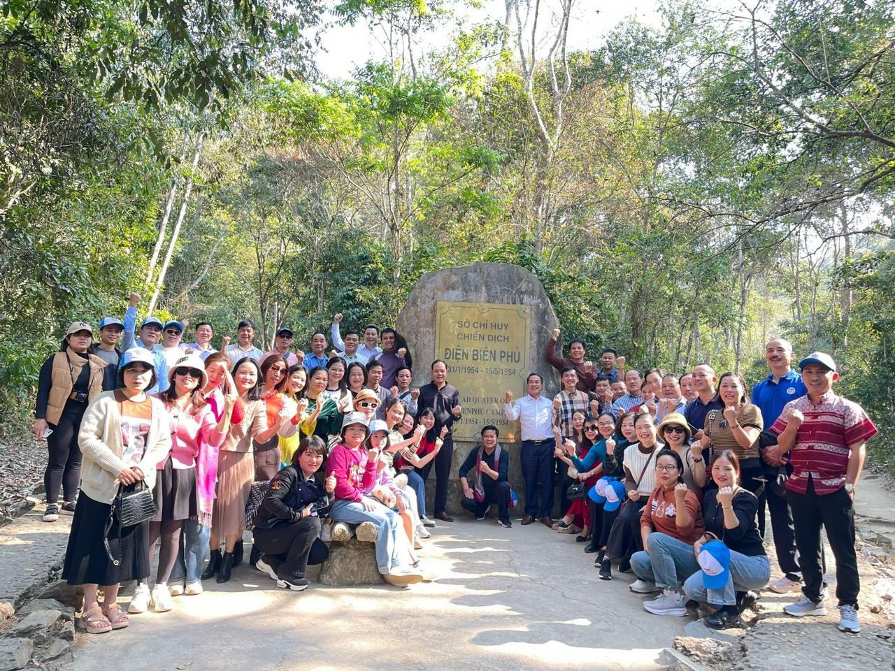 Hành trình về nguồn và tham quan học tập kinh nghiệm của Trường Cao đẳng Việt – Đức Nghệ An tại các tỉnh Sơn La, Điện Biên