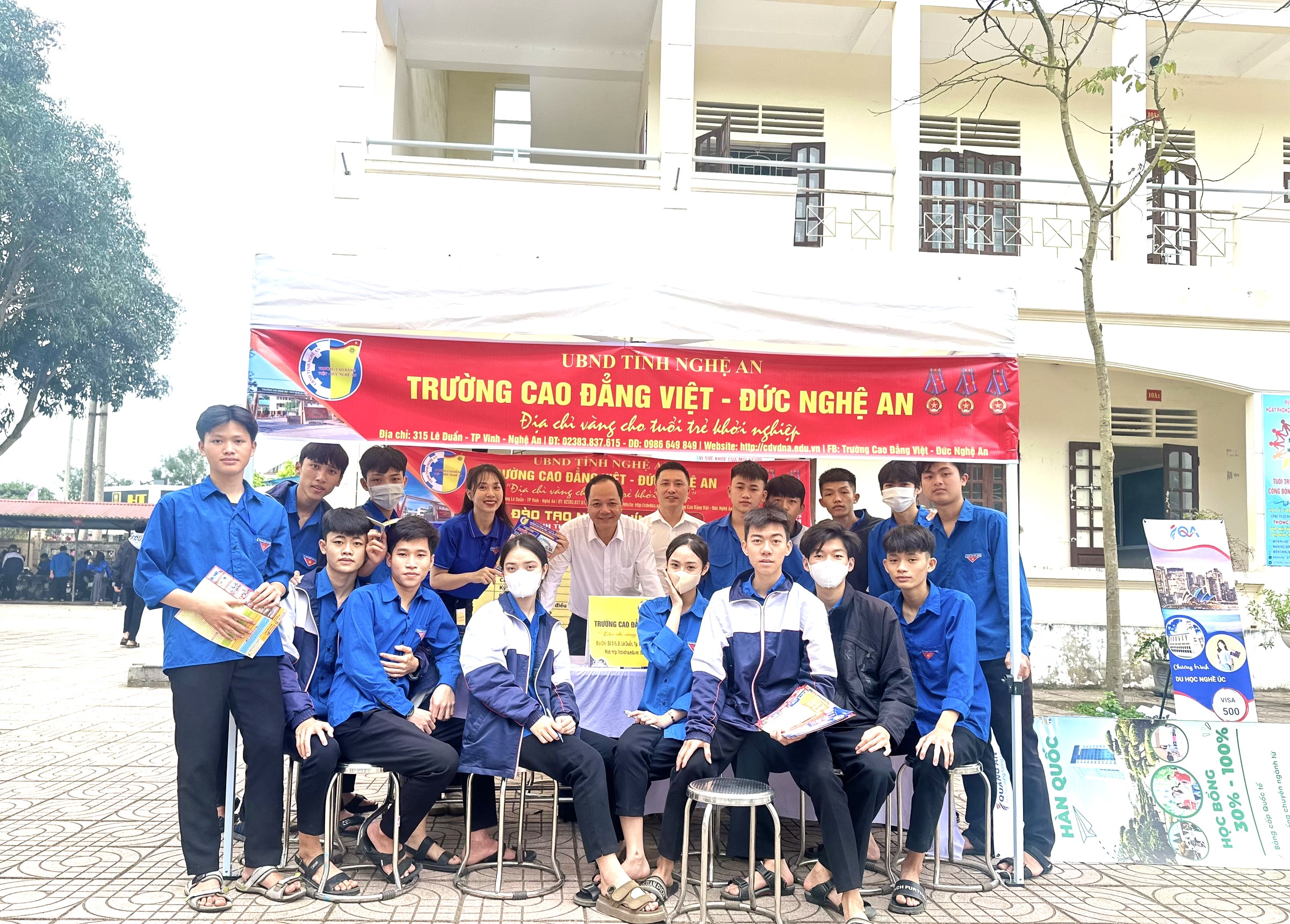 Trường Cao đẳng Việt – Đức Nghệ An mang nhiều thông tin bổ ích cho học sinh tại Ngày hội Tư vấn tuyển sinh, hướng nghiệp năm 2024