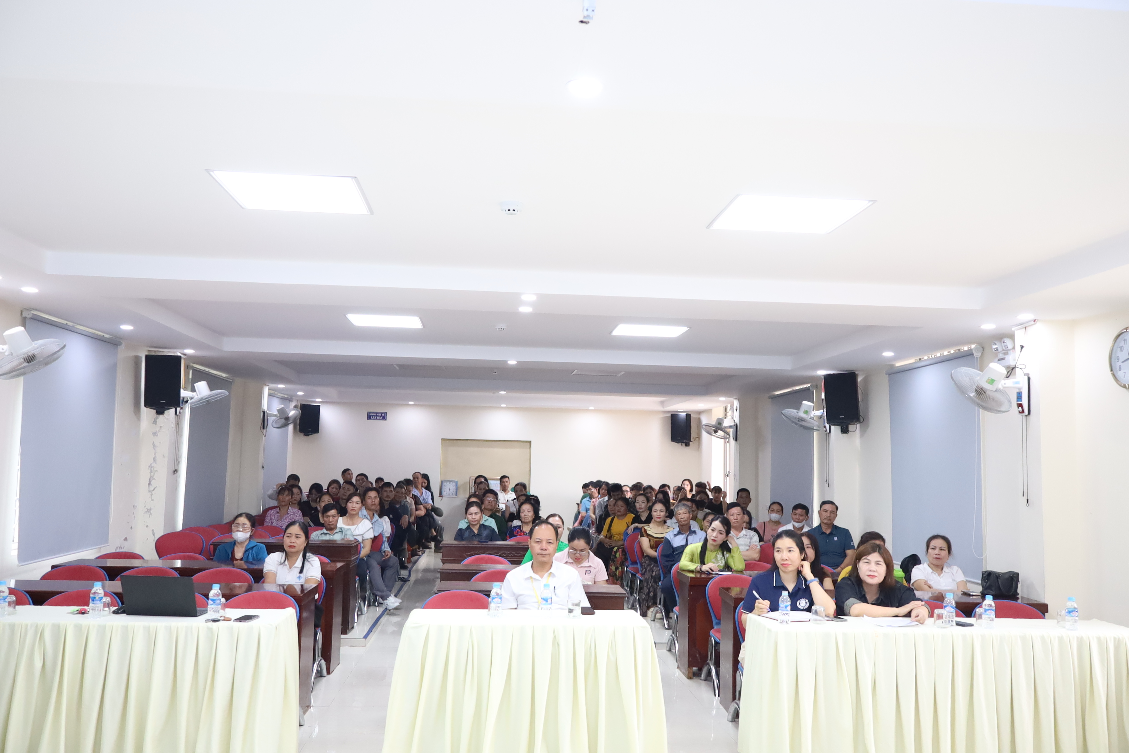Trường Cao đẳng Việt – Đức Nghệ An tổ chức Hội nghị phụ huynh học sinh khối 12, cuối năm học 2024 – 2025