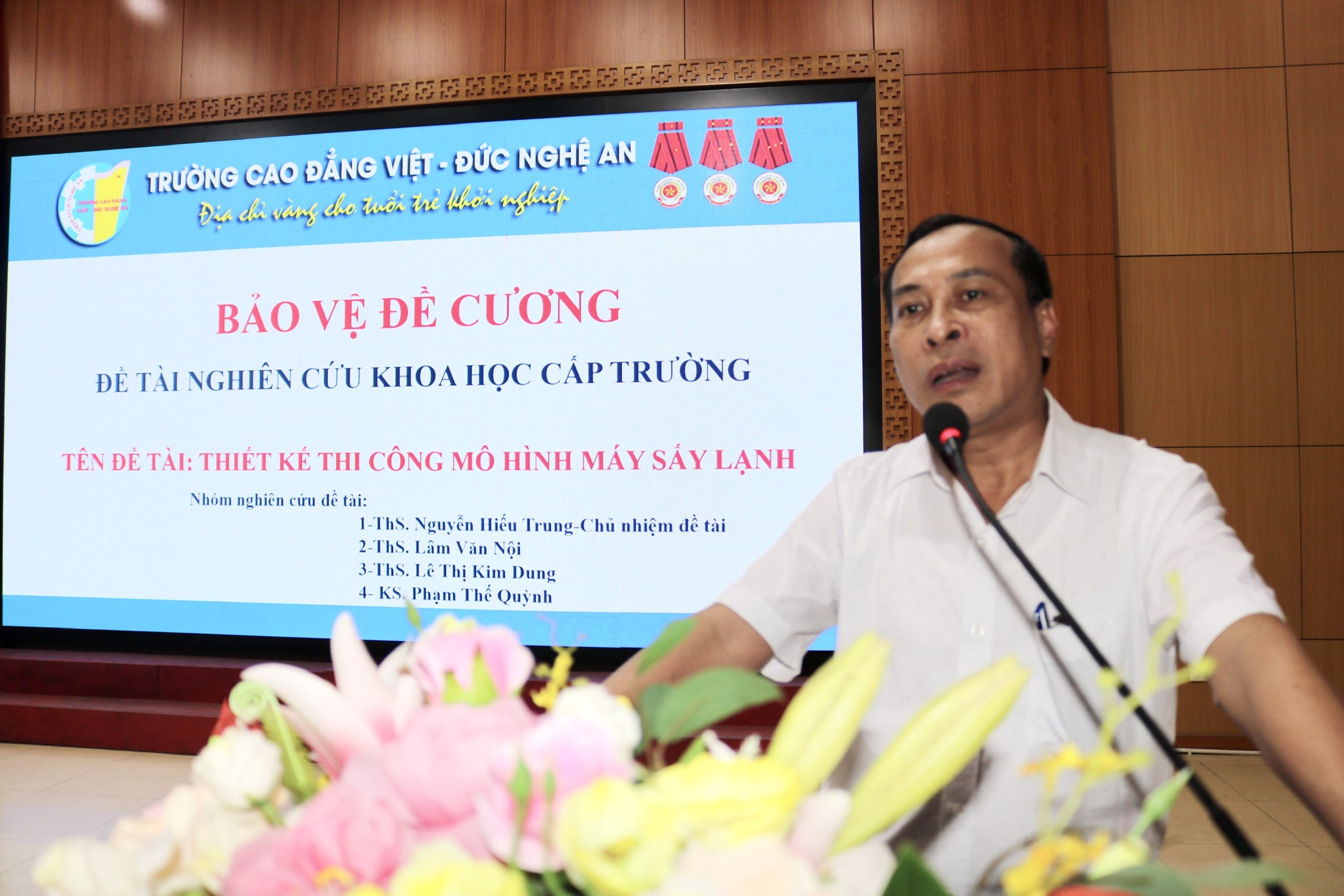 Bảo vệ đề cương đề tài nghiên cứu khoa học cấp trường năm 2022 của cán bộ, giảng viên Trường Cao đẳng Việt – Đức Nghệ An