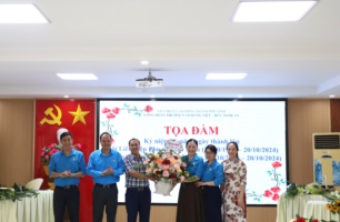Công đoàn Trường Cao đẳng Việt – Đức Nghệ An tổ chức Tọa đàm và thi Cắm hoa nghệ thuật kỷ niệm Ngày Phụ nữ Việt Nam 20/10