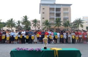 Sôi nổi Giải Thể thao chào mừng Ngày Nhà giáo Việt Nam 20/11 do Đoàn Thanh niên Trường Cao đẳng Việt – Đức Nghệ An tổ chức